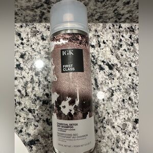 IGK First Class Charcoal Detox Dry Shampoo